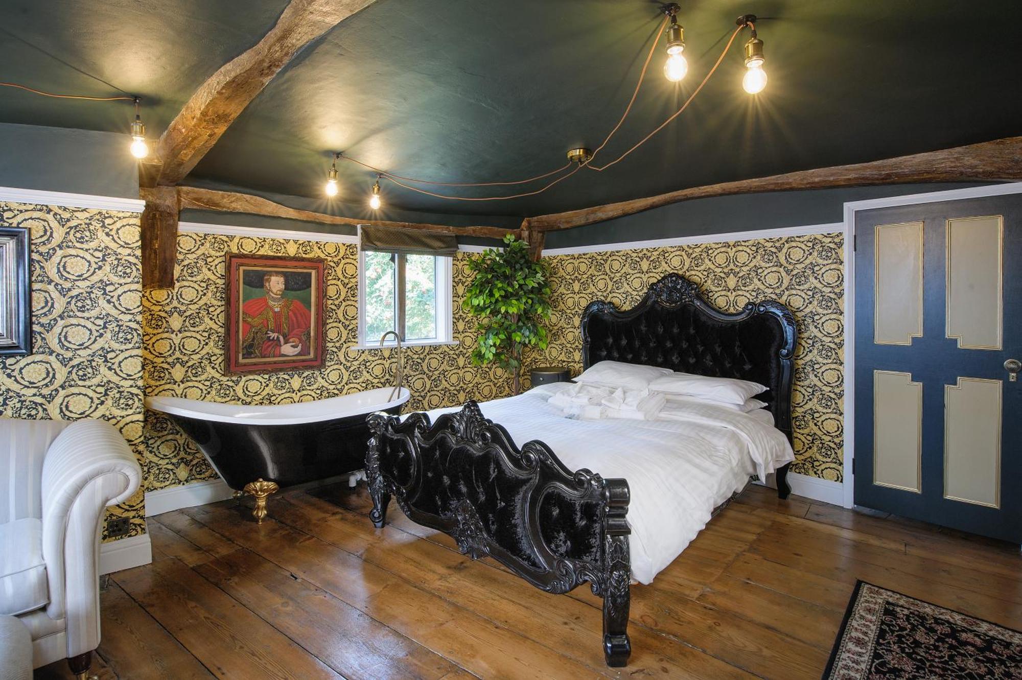Huge Deluxe 600 Year Old Essex Manor, Hot Tub, Cinema Room, Sky Tv Saffron Walden Exterior photo